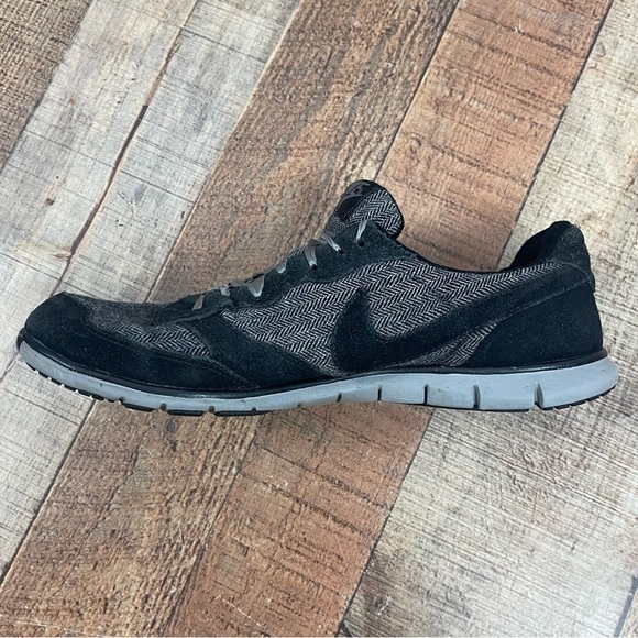 Nike Eclipse Womens 9 Sneakers Retro Low Top Lace Up Suede - Picture 1 of 6